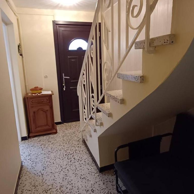 Maison de village proche centre-ville, climatisation, 3 pers. - FR-1-571-72 - Maison de Vacances - 2