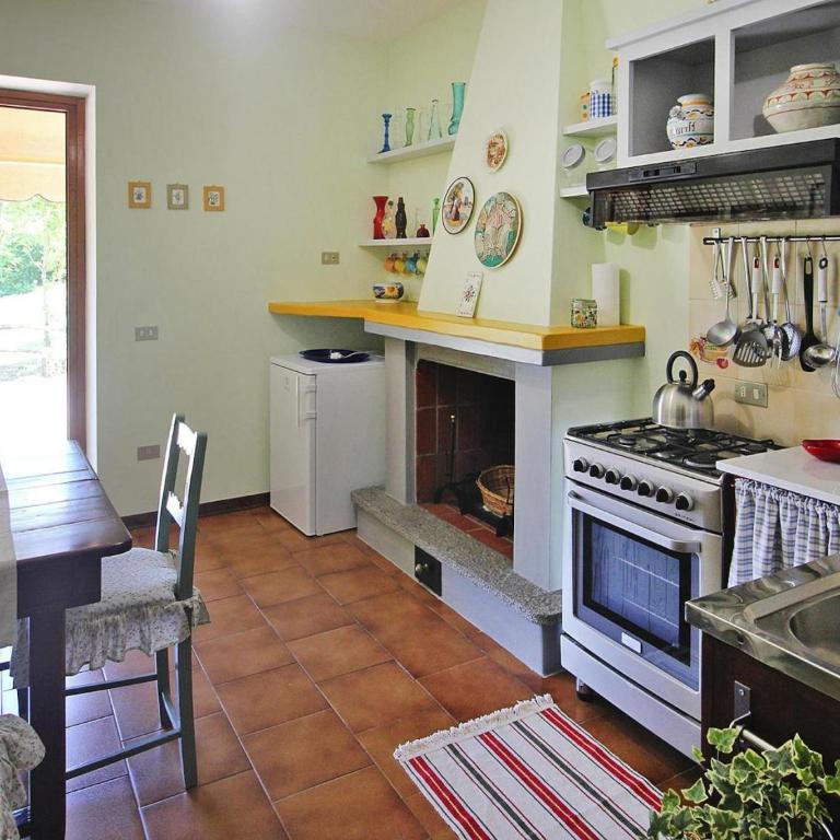 Holiday Home in Camaiore with Mountain Views - Ferienhaus mit 2 Schlafzimmern - 10