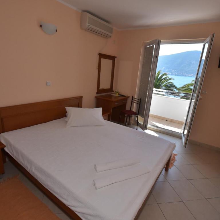 Apartments Mako - One-Bedroom Apartment with Balcony - 61
