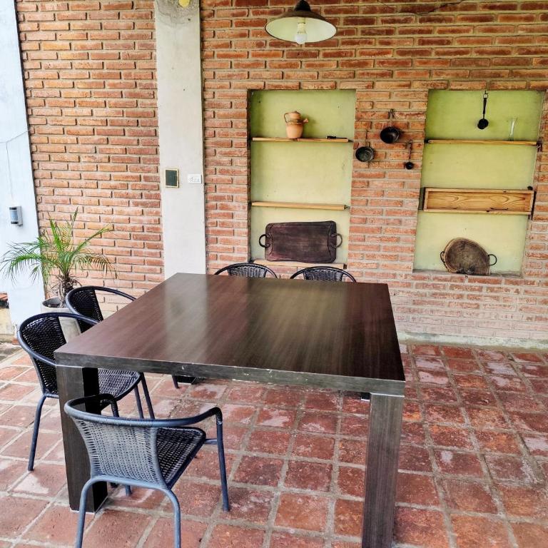 Casa con quincho y pileta - Three-Bedroom House - 5
