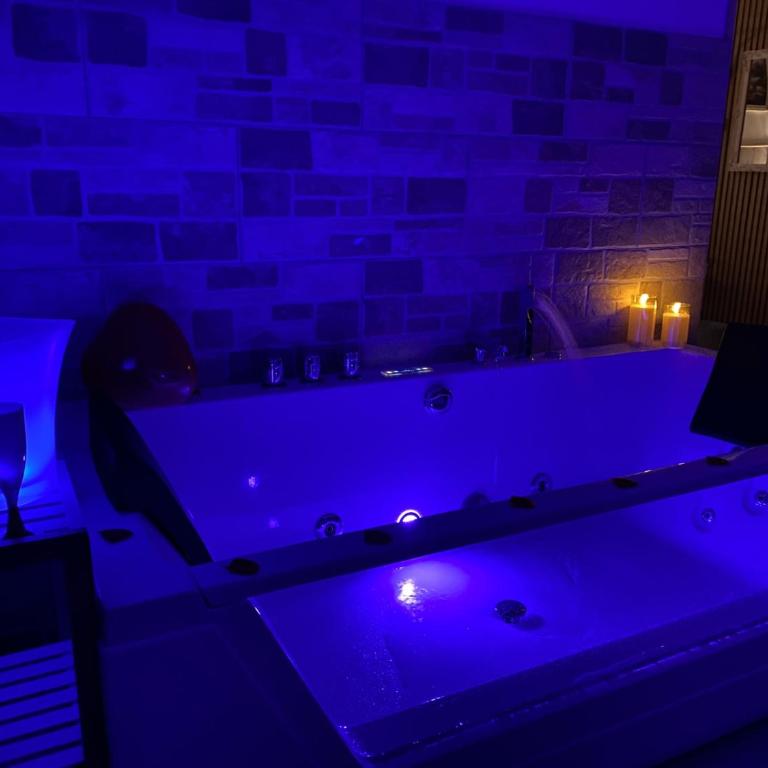 Perugia Suite - Suite King con Vasca Idromassaggio - 4