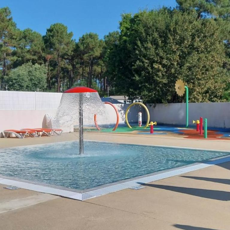 Un toit sur le bassin les Embruns - Mobile Home - 26