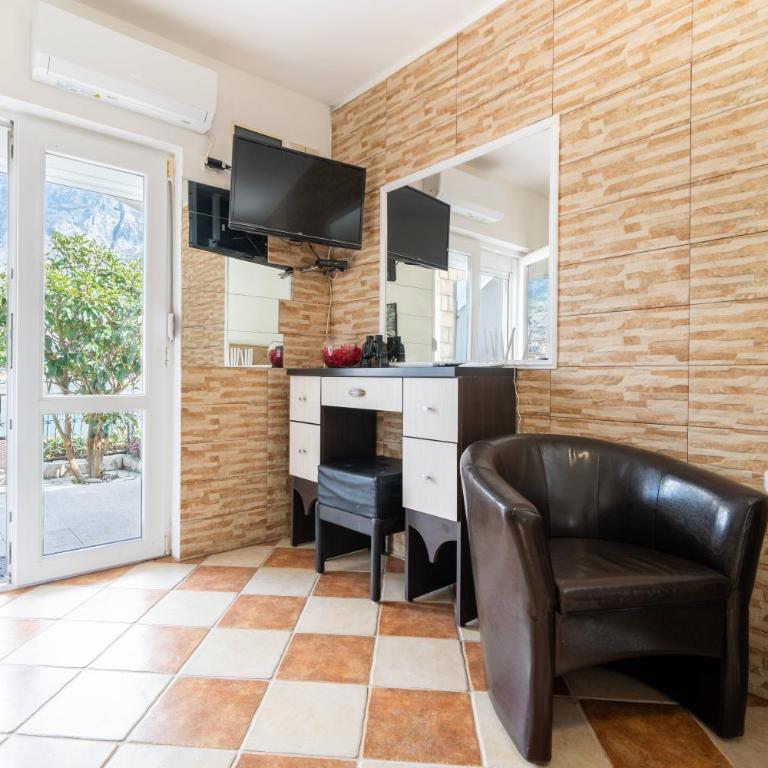 Apartments Vuković - Studio with Terrace and Sea View - 14