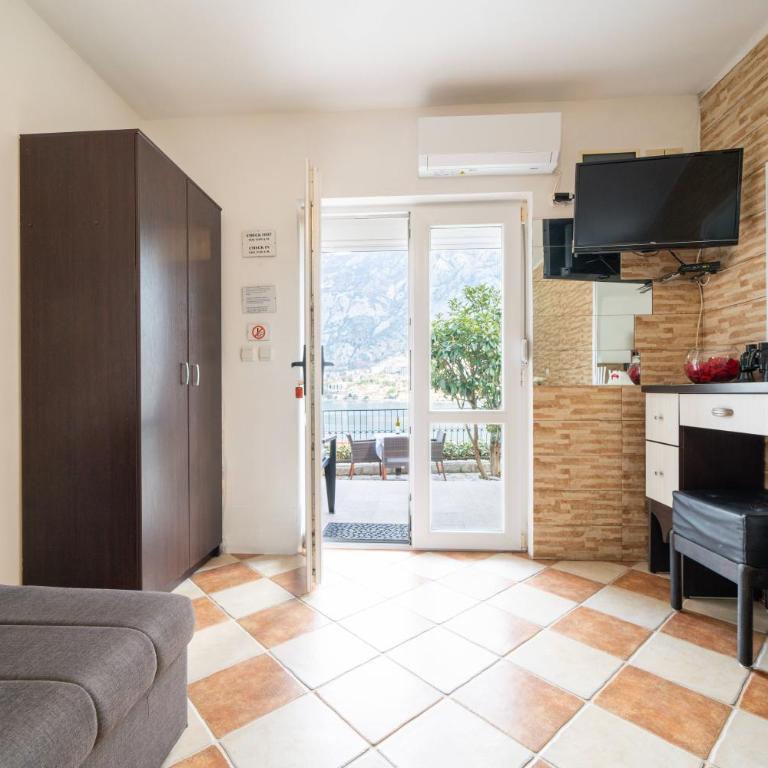 Apartments Vuković - Studio with Terrace and Sea View - 18