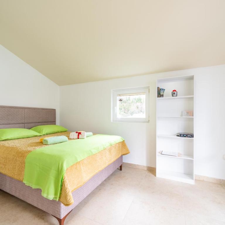 Apartments Vuković - Deluxe Double or Twin Room with Balcony - 4