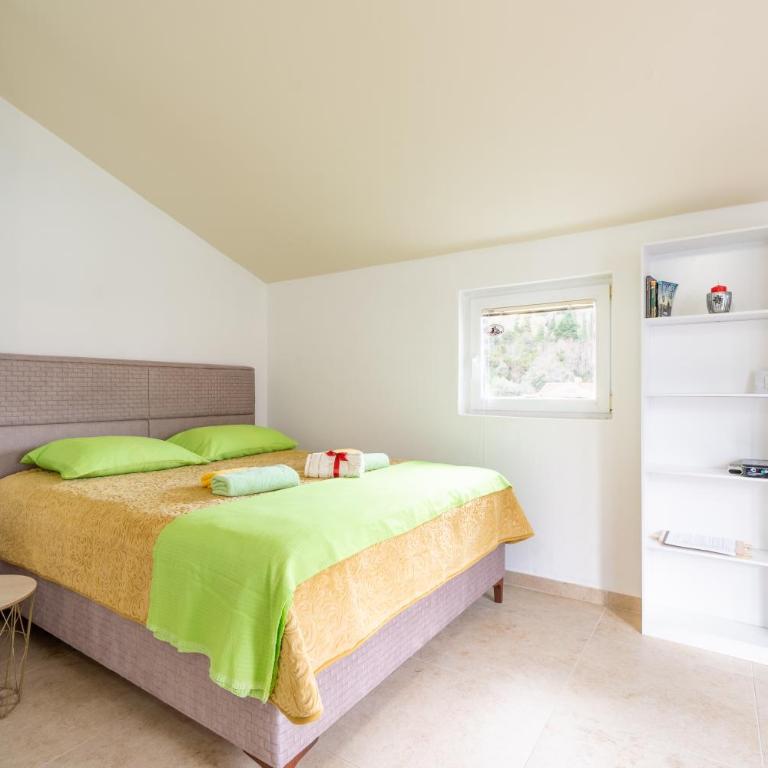 Apartments Vuković - Deluks Dvokrevetna Soba sa Bračnim Krevetom/Zasebnim Krevetima i Balkonom - 9