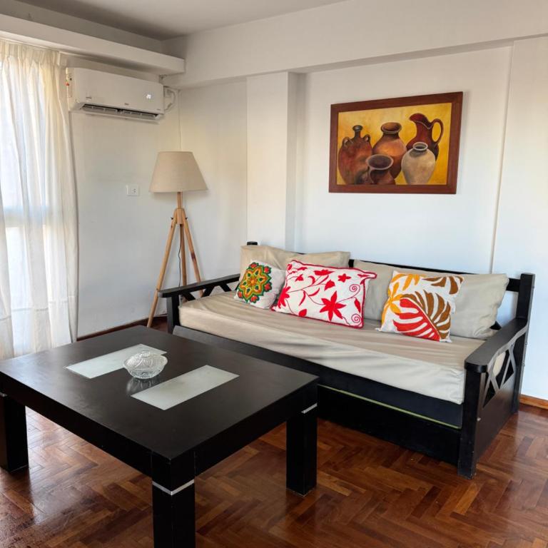 HERMOSO DEPARTAMENTO a 3 cuadras del PATIO OLMOS Dos dormitorios - Apartamento de 2 dormitorios - 3