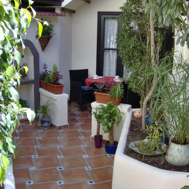 Apartment mit kleiner Innenhof-Terrasse im mediterranen Stil - Apartment - 12