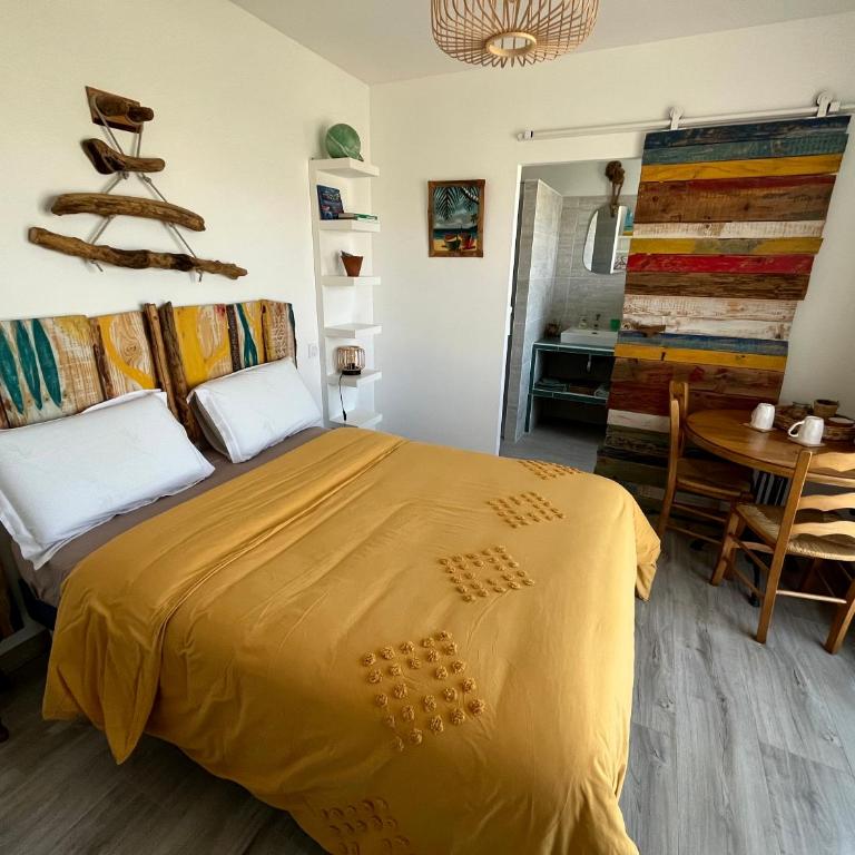 La chambre de Séraphine - Chambre Double avec Salle de Bains Privative - 1
