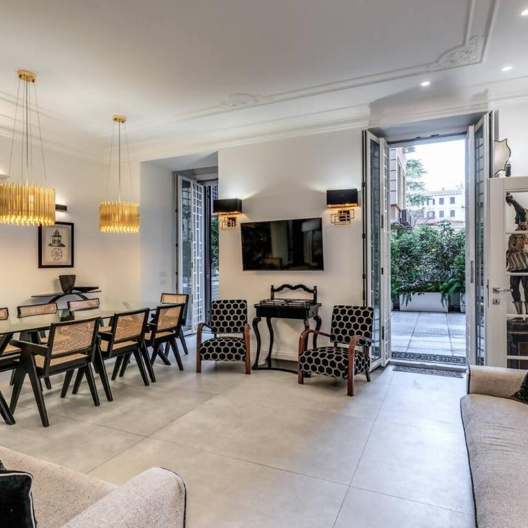 Luxury flat with terrace by historic center - Appartamento con 2 Camere da Letto - 23