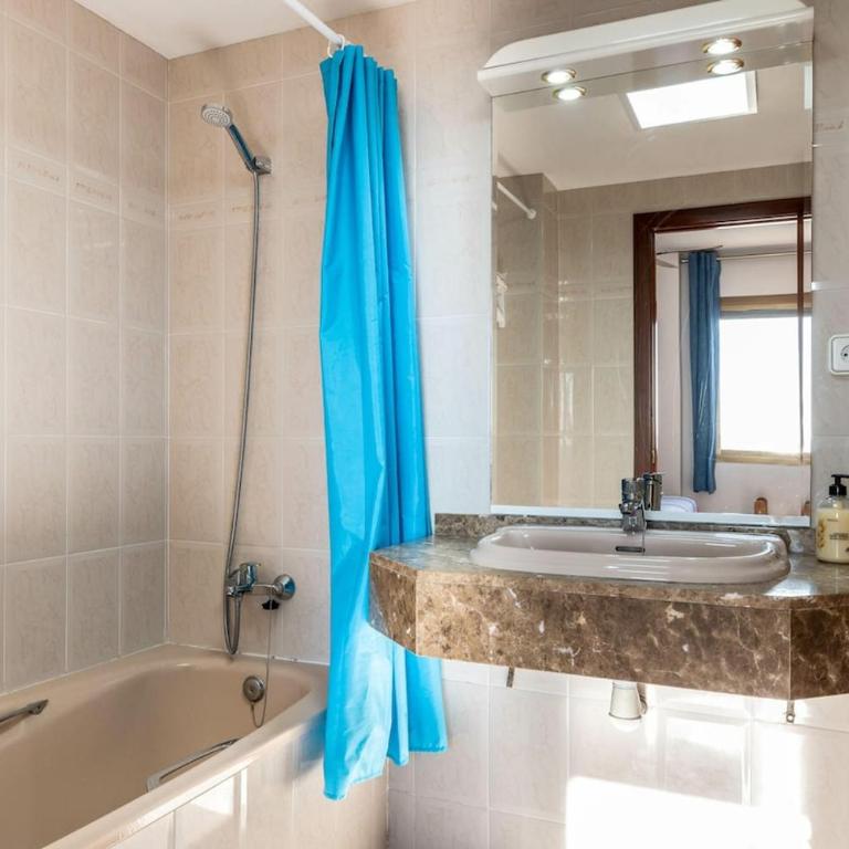 AT118 Front view beach, pool, airco, wifi, parking - Apartamento de 1 dormitorio - 13