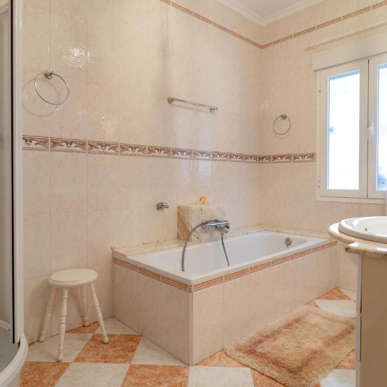 Amazing Home In Almuñecar - Casa de vacaciones de 5 dormitorios - 12