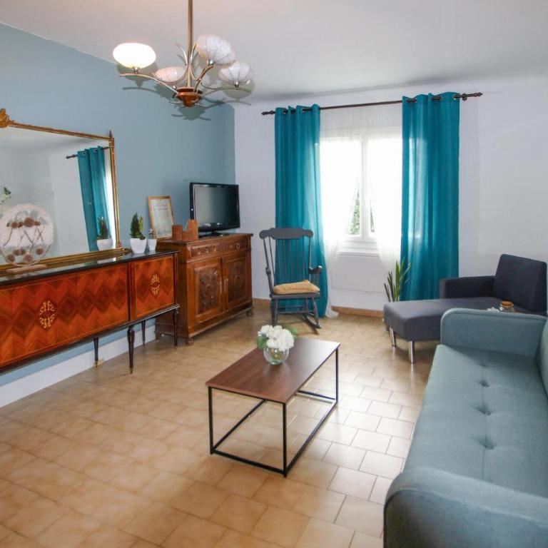 Gorgeous Apartment In Carpentras - Appartement 2 Chambres - 1