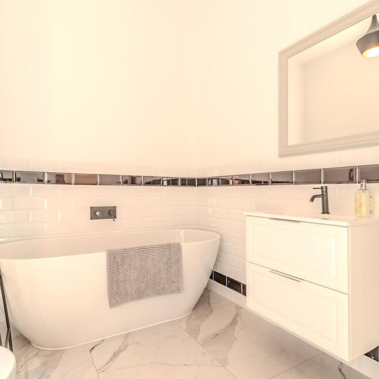 Blue Como 3 Spacious Family Apt, Lake View & Parking - Appartamento con 2 Camere da Letto - 5