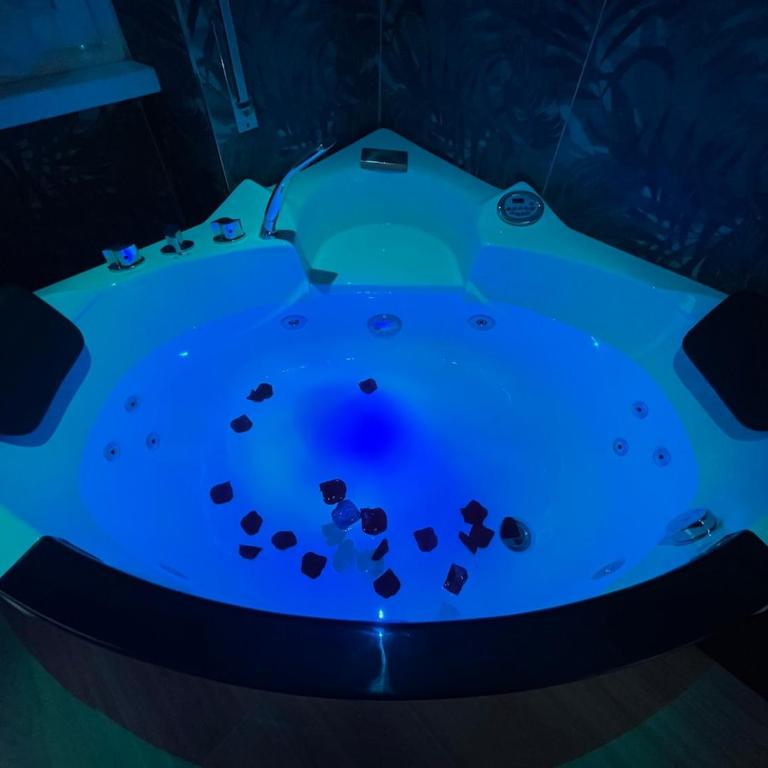 Jacuzzi Suite - Elegant Retreat in Conca D'oro - Appartamento con 1 Camera da Letto - 21