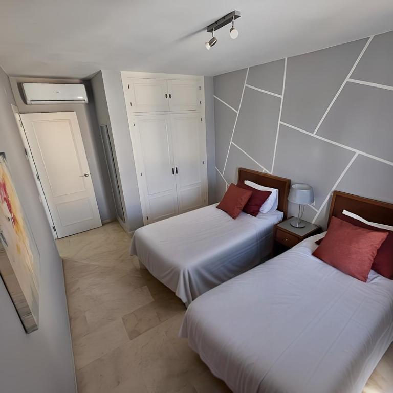 Chalet with Sea Views - Two-Bedroom Chalet - 4