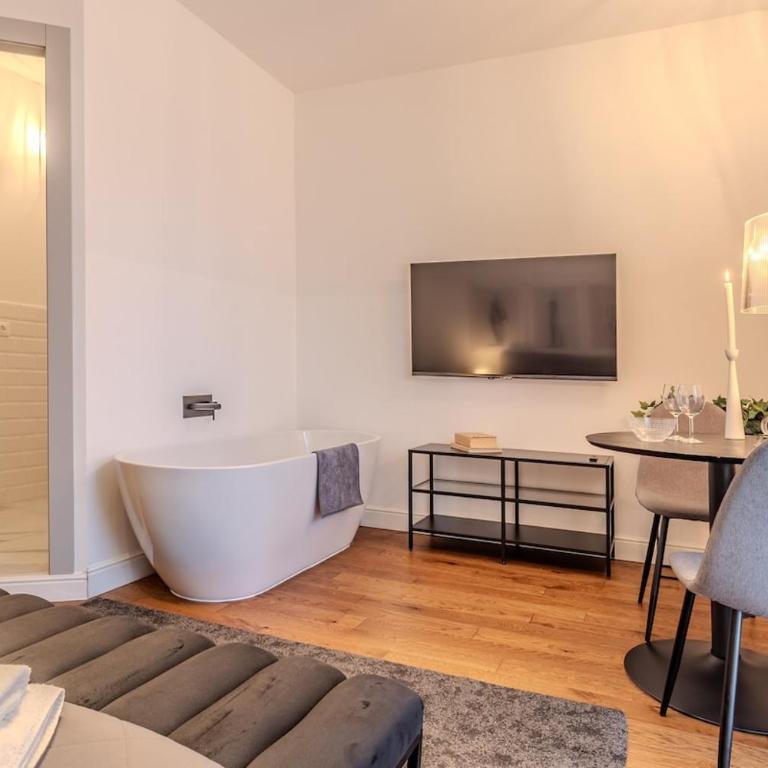 Blue Como Romantic Suite Lake View, Tub & Parking - Appartamento con 1 Camera da Letto - 5