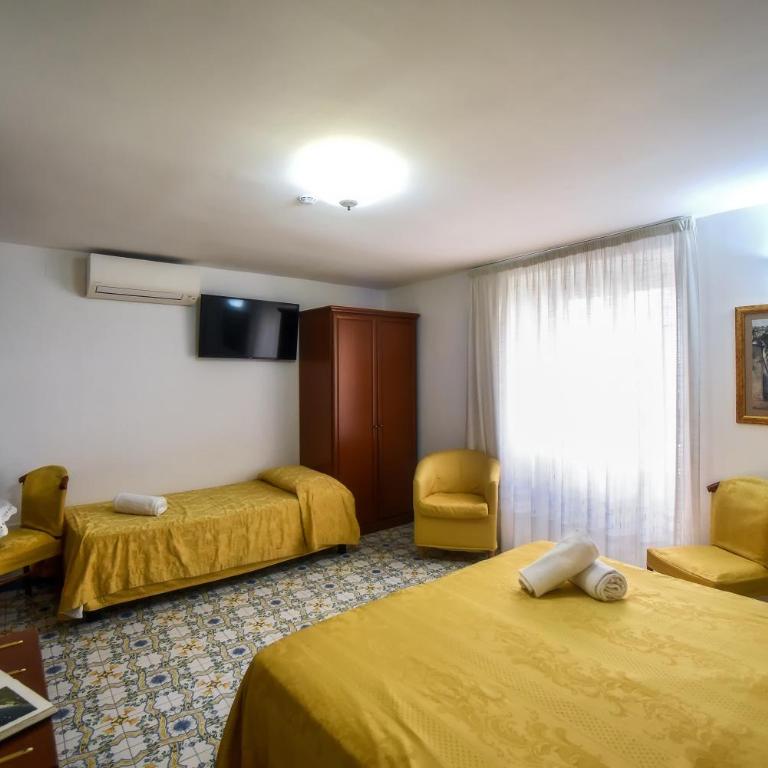 Amalfi Hotel centro storico - Camera Tripla Classic - 2