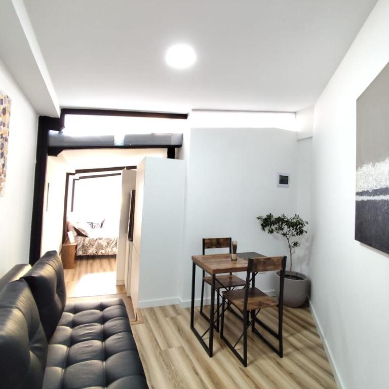 Suites & Estudios Inglaterra II - Suite Estándar - 3