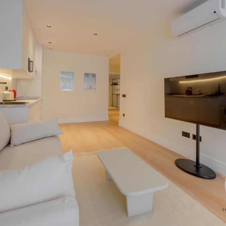 Malasaña soñada para 4, ven a San Bernardo 20 E3 - One-Bedroom Apartment - 24