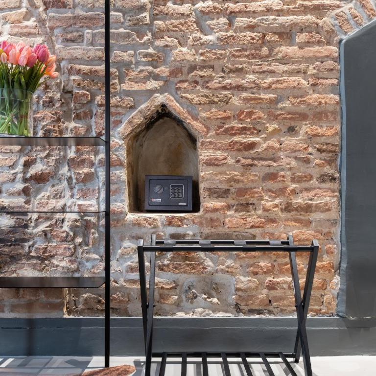 Officine Cavour CASA DEI LEONI Centro Storico Padova - Junior Suite con Balcone - 10