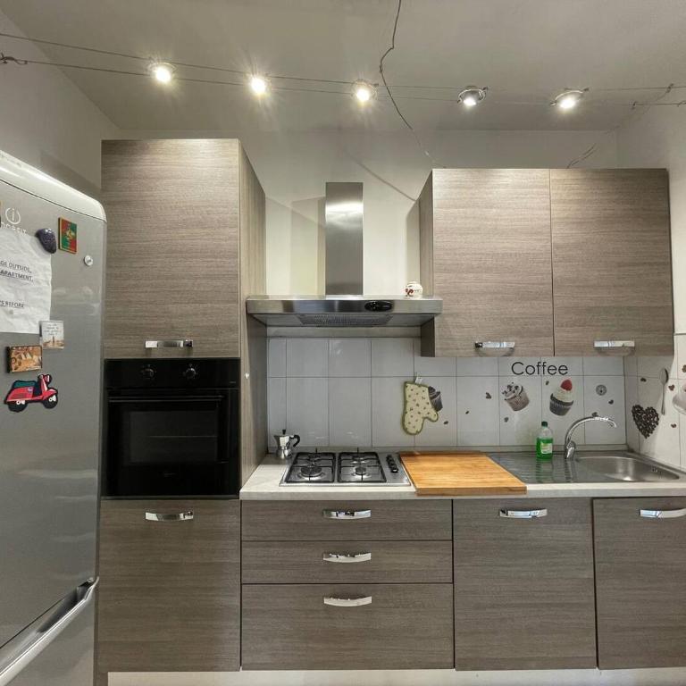 Spacious and Bright - Appartamento Deluxe con 2 Camere da Letto e Balcone - 3