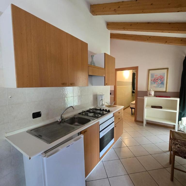 Casa Ornella - Appartamento con 2 Camere da Letto e Balcone - 6