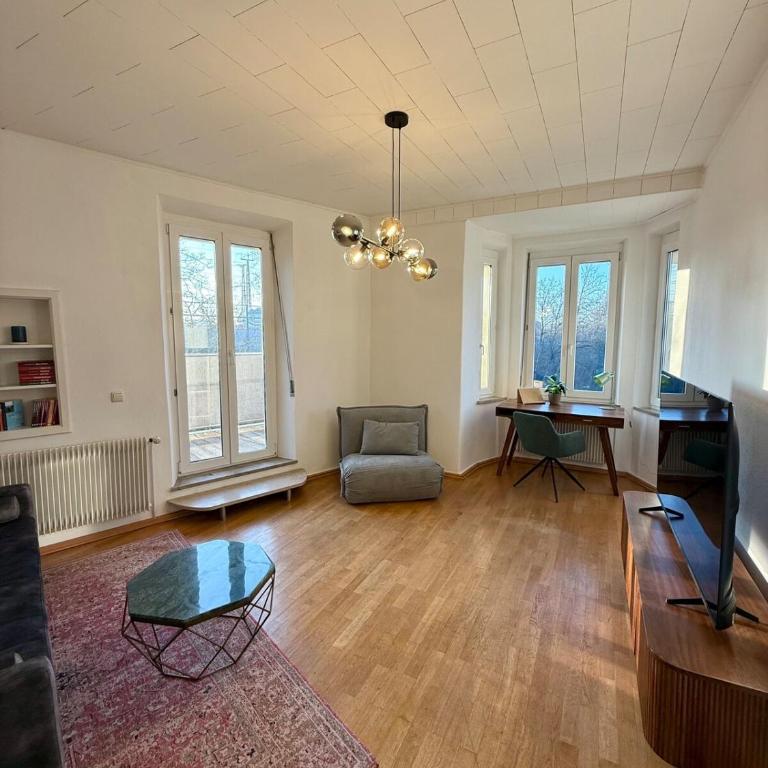 Elegante Jugendstil-Wohnung - ruhige Lage nähe HBF - Apartamento de 1 dormitorio - 1