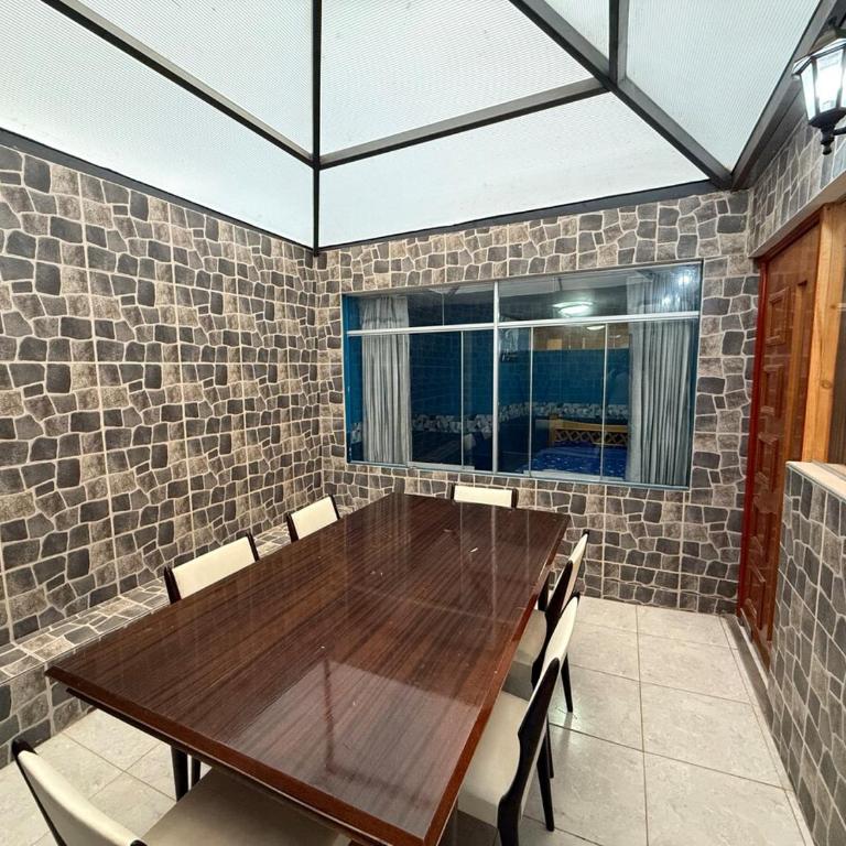 Amplio departamento con jacuzzi - Three-Bedroom Apartment - 12