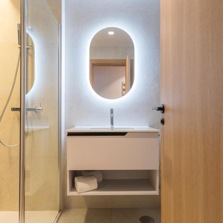 Iconic Suites - Penthouse with Terrace 1 Bedroom - 3