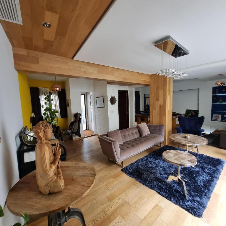 Exclusiva - Casa de Diseño con Pileta, Jacuzzi, Gimnasio, Juegos y Entretenimiento en el corazón de Palermo - Plus Props - Casa de 2 dormitorios - 60