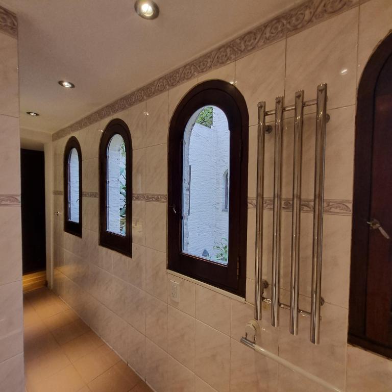 Exclusiva - Casa de Diseño con Pileta, Jacuzzi, Gimnasio, Juegos y Entretenimiento en el corazón de Palermo - Plus Props - Casa de 2 dormitorios - 65