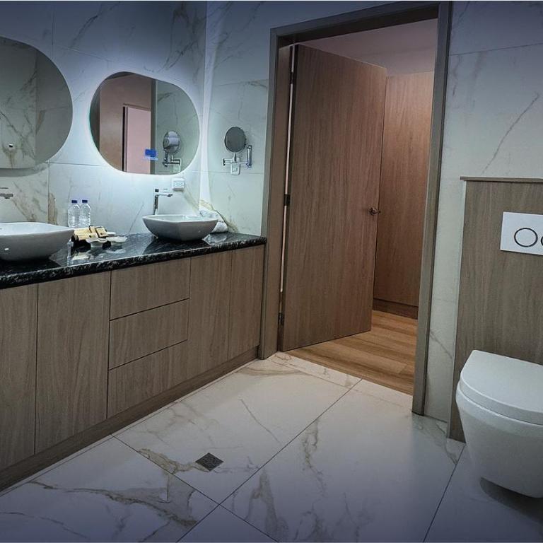 Hotel Boutique Mitad Del Mundo - Deluxe King Room - 4