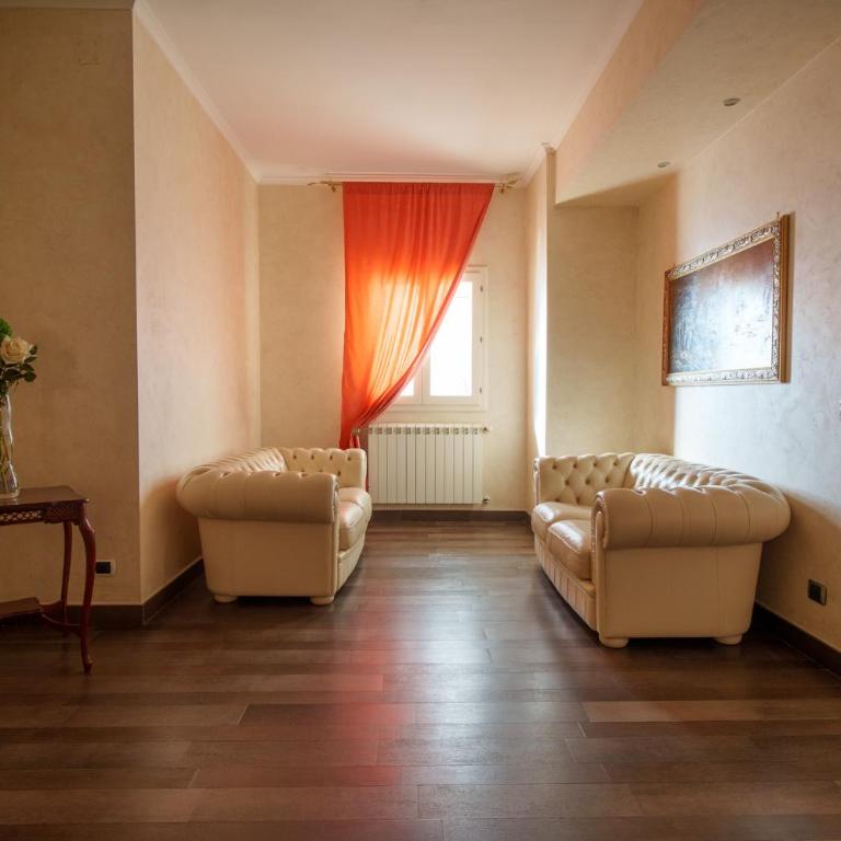 A UN PASSO DA - Appartamento con 2 Camere da Letto - 3