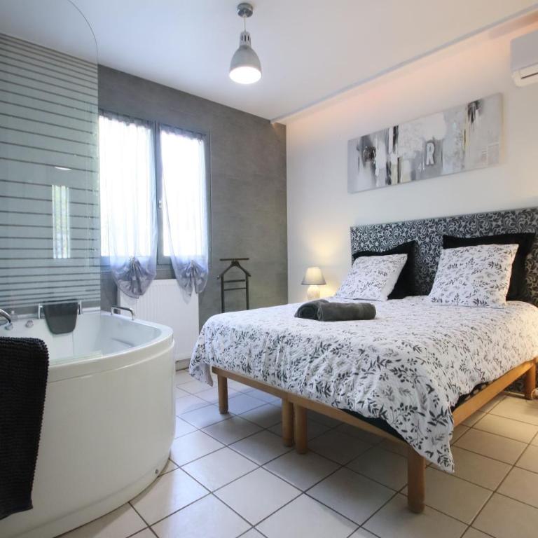 Magnifique villa avec piscine - Villa mit 3 Schlafzimmern - 4
