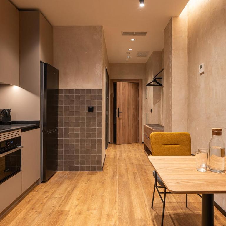 Dobo Madrid MA24 - Studio - 16
