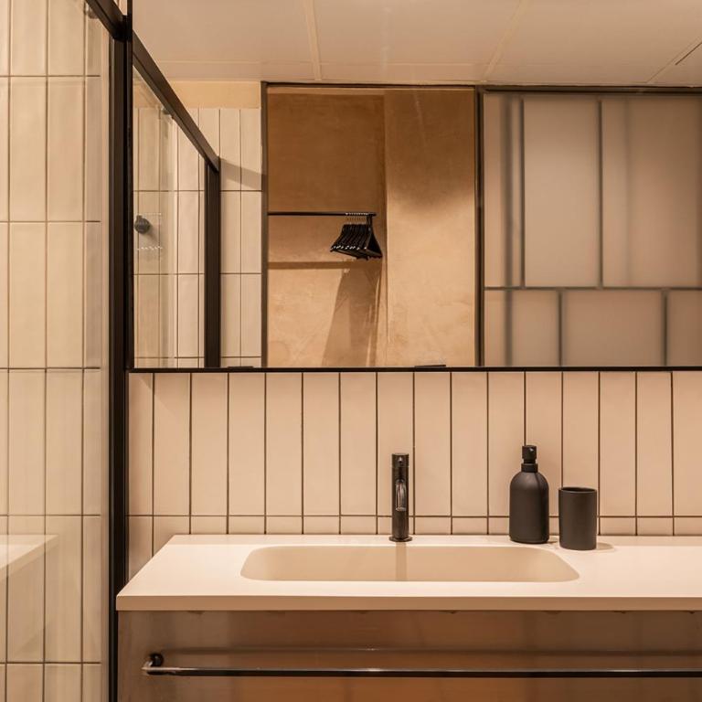 Dobo Madrid MA24 - Studio - 22