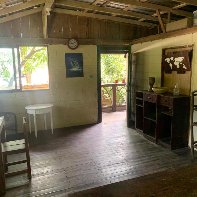 Al Carajo House Backpackers Host - Casa con 1 dormitorio - 2