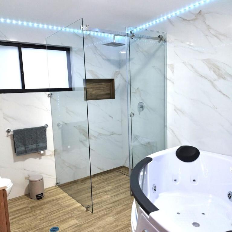 Sky Amplia suite con Jacuzzi privado y cine en casa a 3 min de la Embajada - Apartamento de 2 dormitorios - 4
