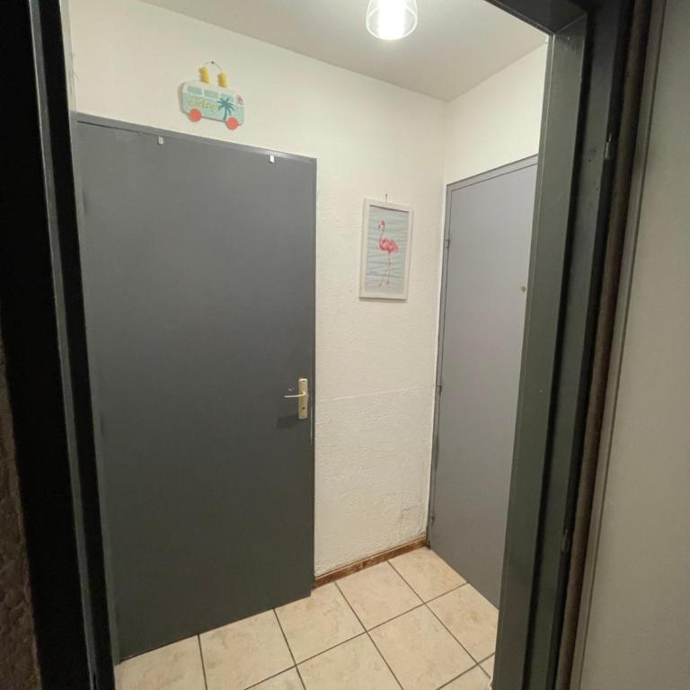 Narbonne centre T2 avec jardinet et parking - Apartamento de 1 dormitorio - 11