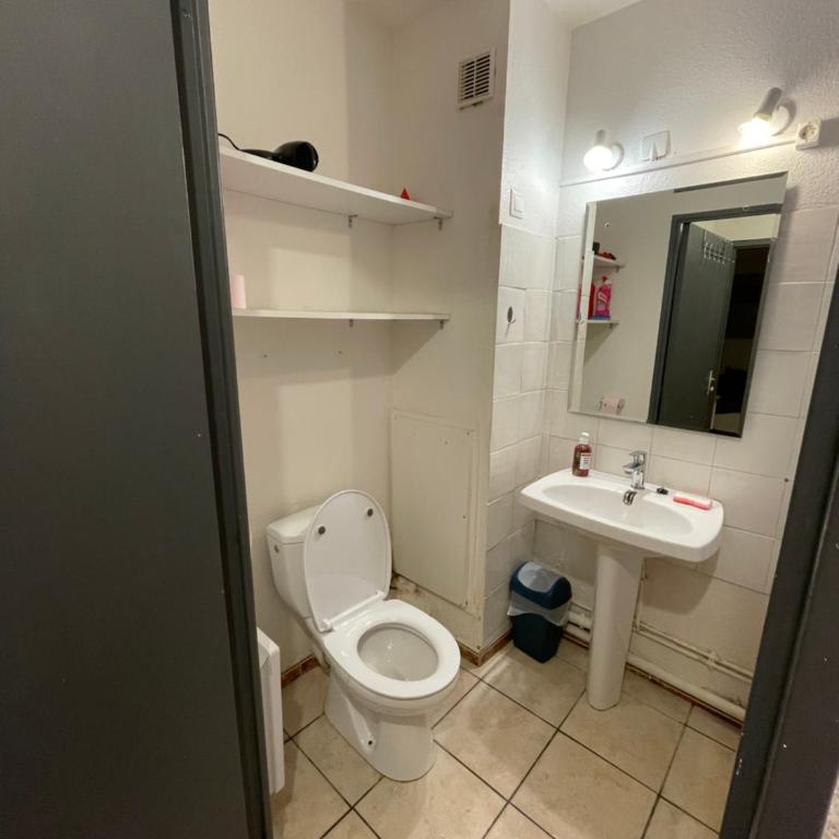 Narbonne centre T2 avec jardinet et parking - Apartamento de 1 dormitorio - 13