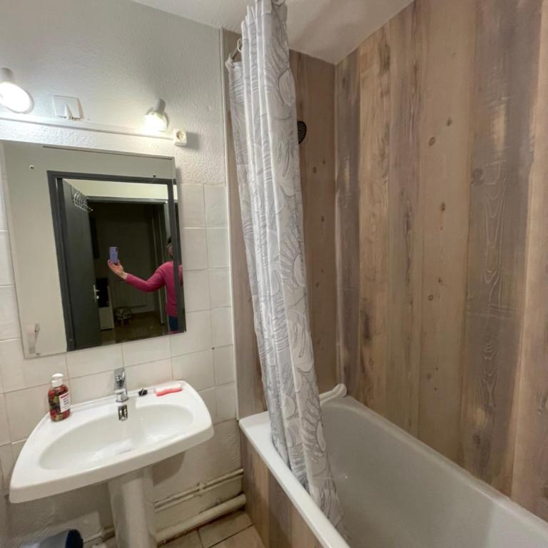 Narbonne centre T2 avec jardinet et parking - Apartamento de 1 dormitorio - 14