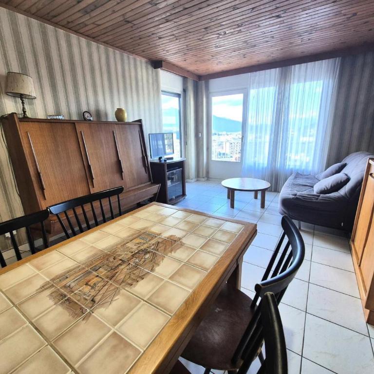 Résidence Montcalm B - Belle vue dégagée pour ce logement ! MAE-6664 - Appartement - 1