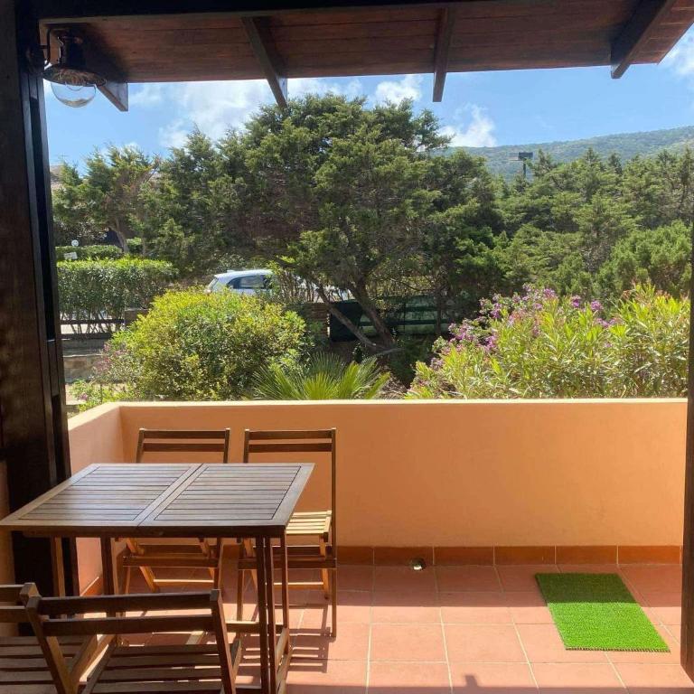 Casa con giardino, Wi-Fi e aria condizionata vicino alla Pelosa - Appartamento con 2 Camere da Letto e Vista Mare - 31