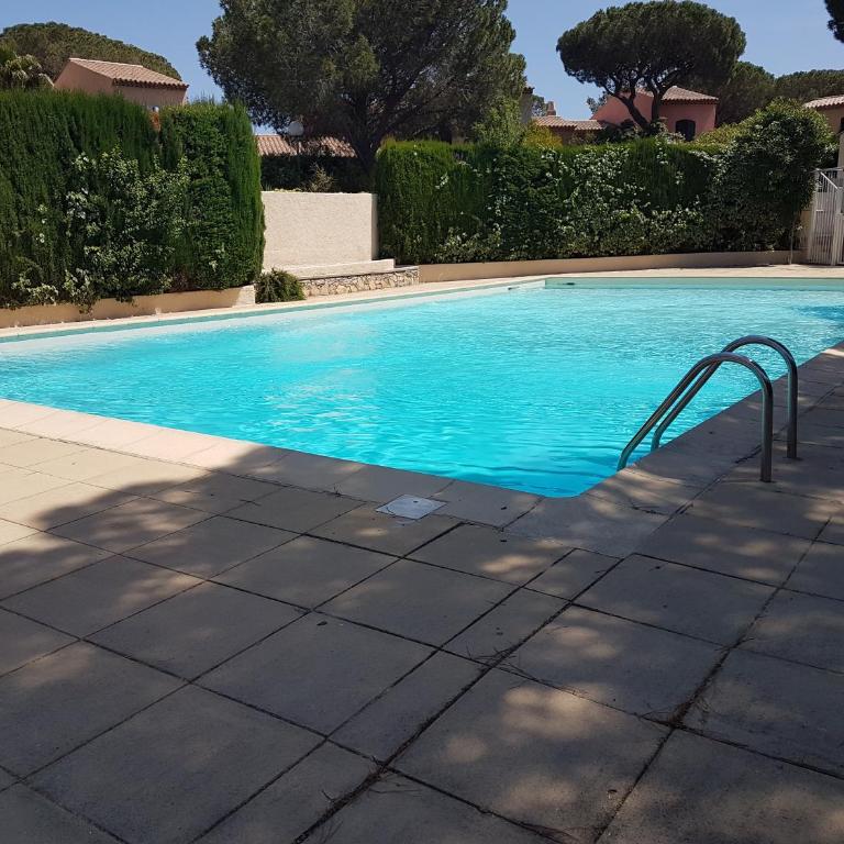 Appartement duplex de standing au calme avec piscine - Two-Bedroom Apartment - 12