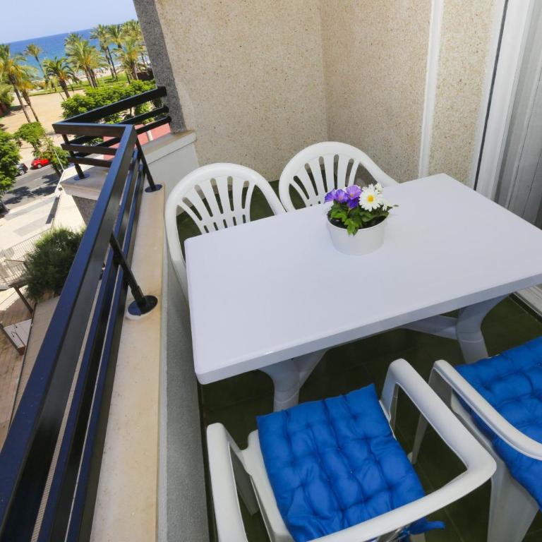 PINEDA BAHIA HomeStay by Turismar - Two-Bedroom Apartment - 2