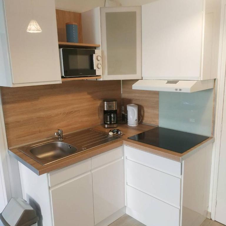 STE83 Le Lagon Bleu - Fidji 12 - Rez de jardin privatif - Tennis - Piscine pour 4 personnes - Appartement 1 Chambre - 3