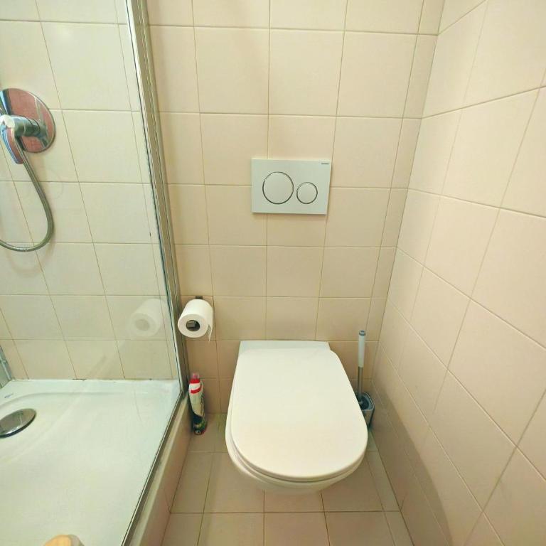 Goldmine Guest House 2 - Camera Matrimoniale con Bagno Privato Esterno - 12