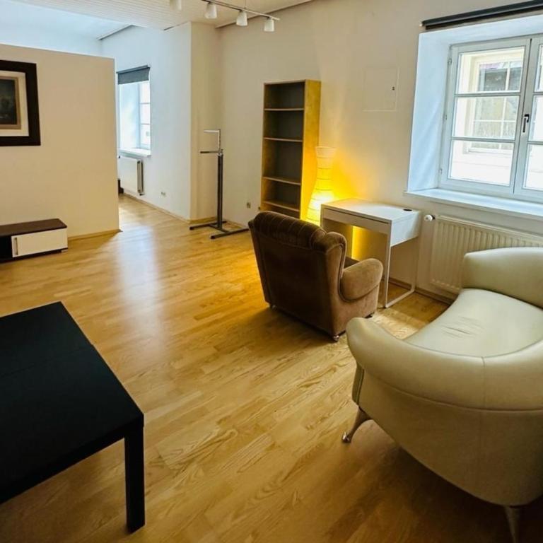 Wohnung mit einem Schlafzimmer mit Trennwand - Apartment - 1
