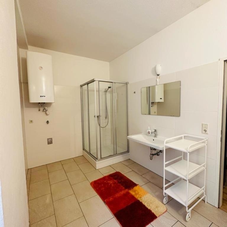 Wohnung mit einem Schlafzimmer mit Trennwand - Apartment - 4